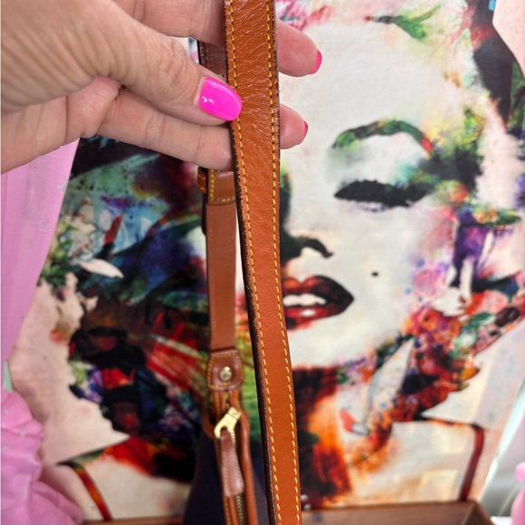 Dooney & Bourke Black and Tan Leather Shoulder Bag - Picture 12 of 13